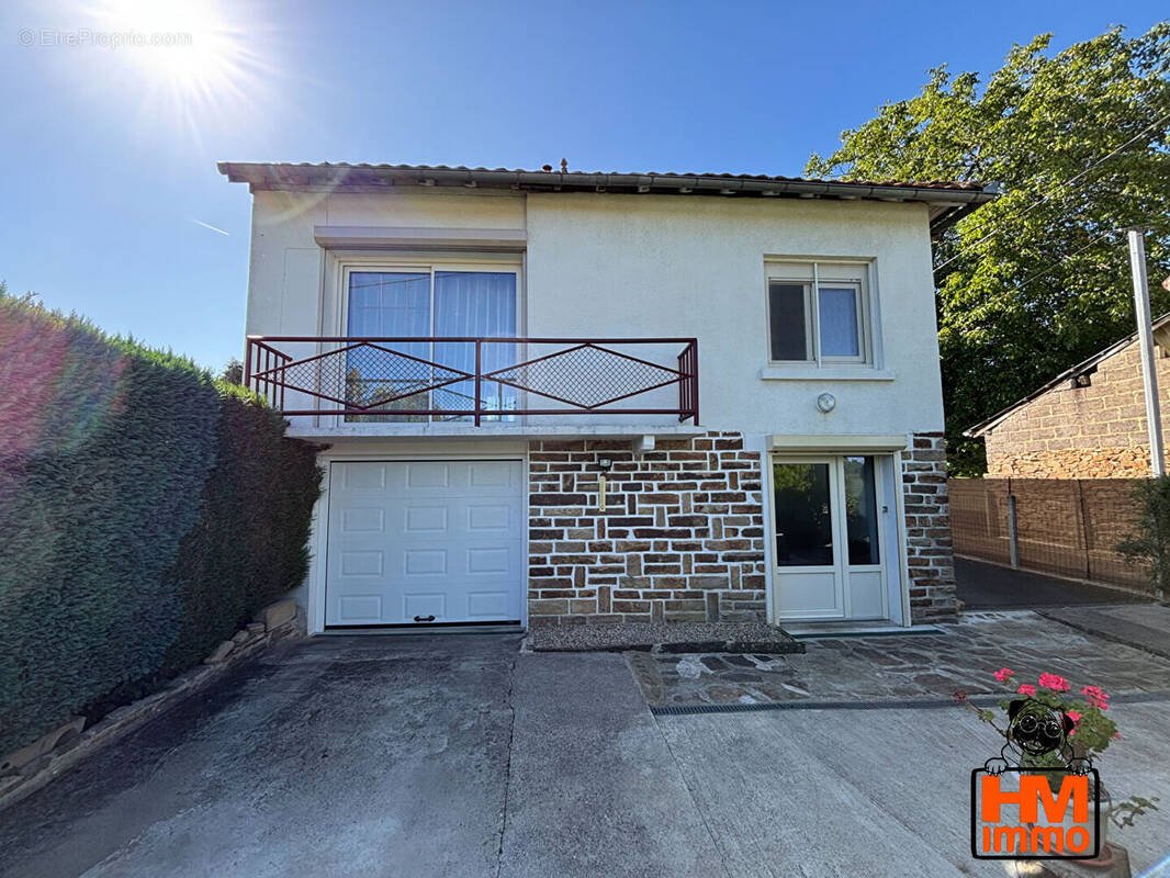 Maison à SAINT-YRIEIX-LA-PERCHE