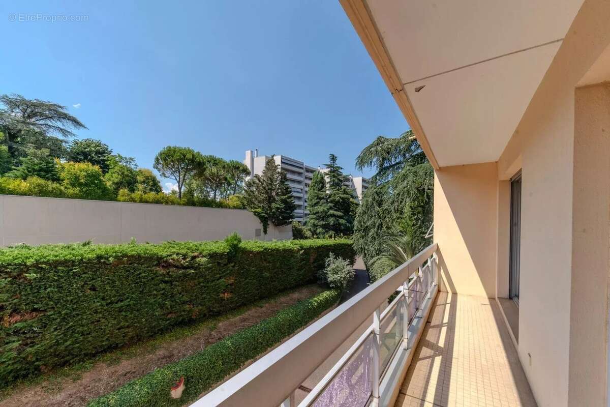 Appartement à SAINTE-FOY-LES-LYON