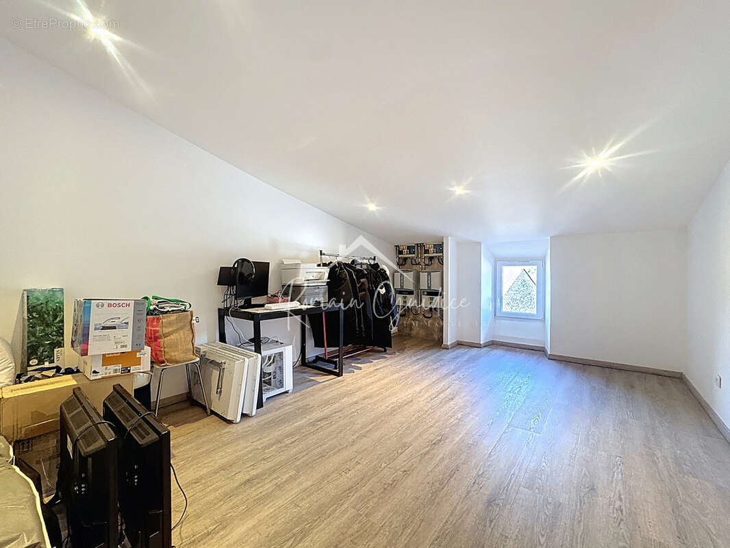 Maison à SAINT-GEORGES-DE-LUZENCON