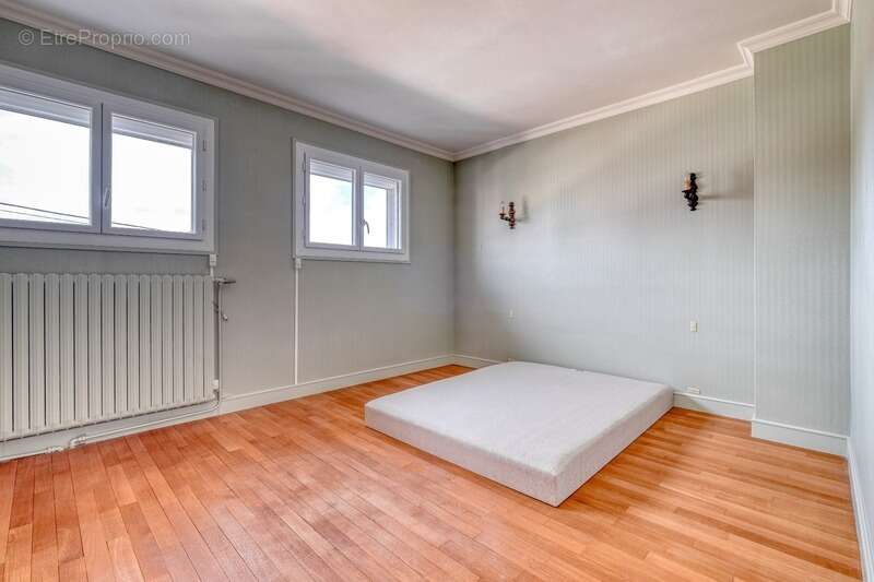 Maison à NANTEUIL-LES-MEAUX