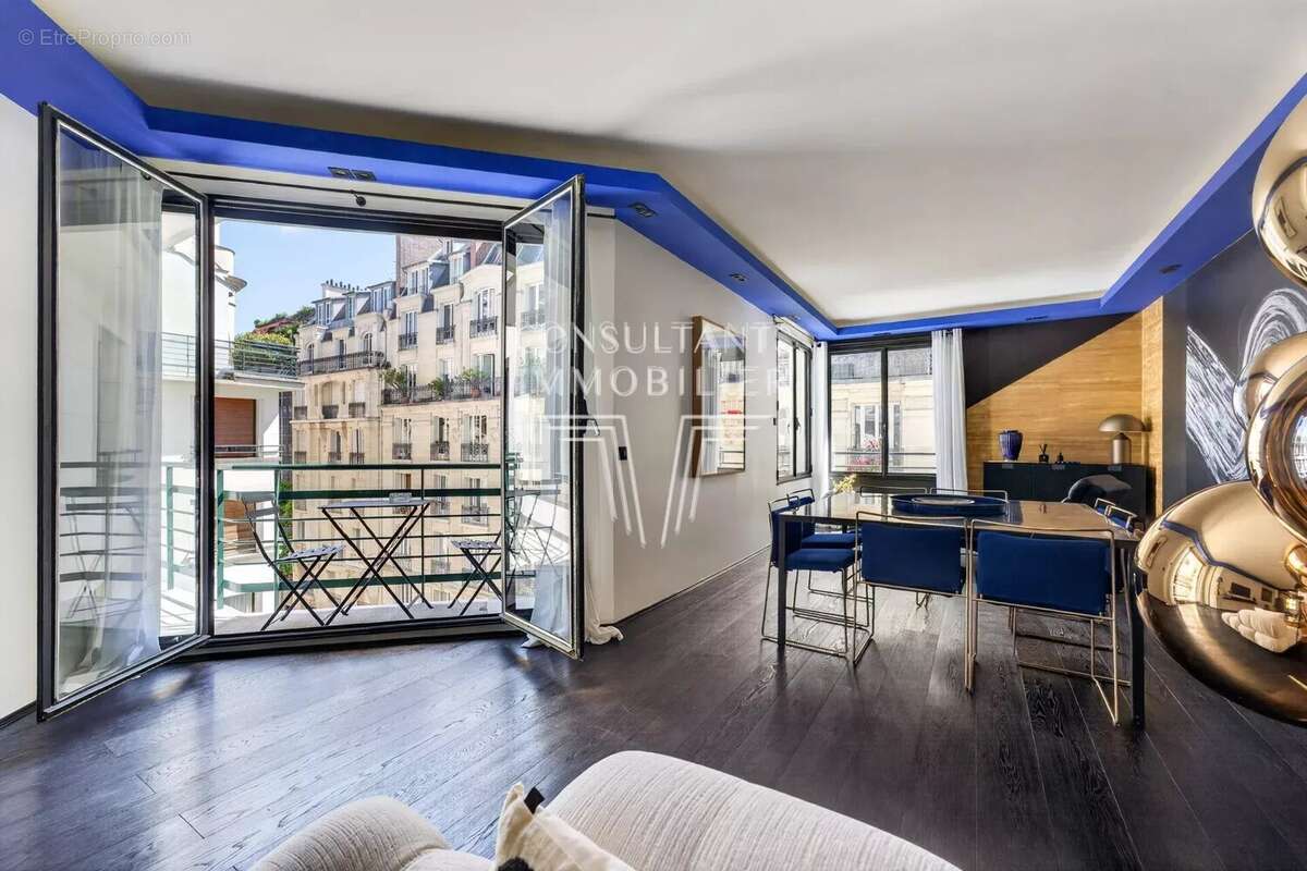 Appartement à PARIS-16E