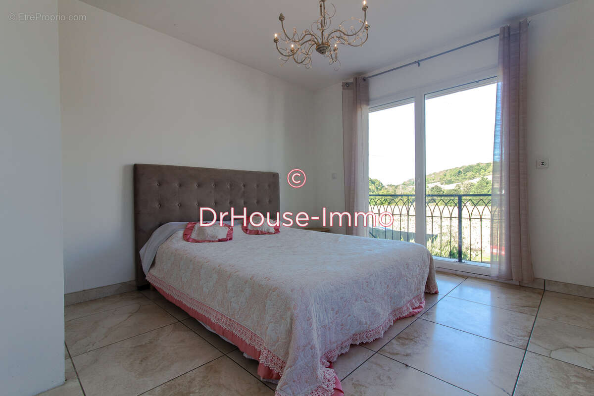Maison 216 m² à Epone  - photo 11