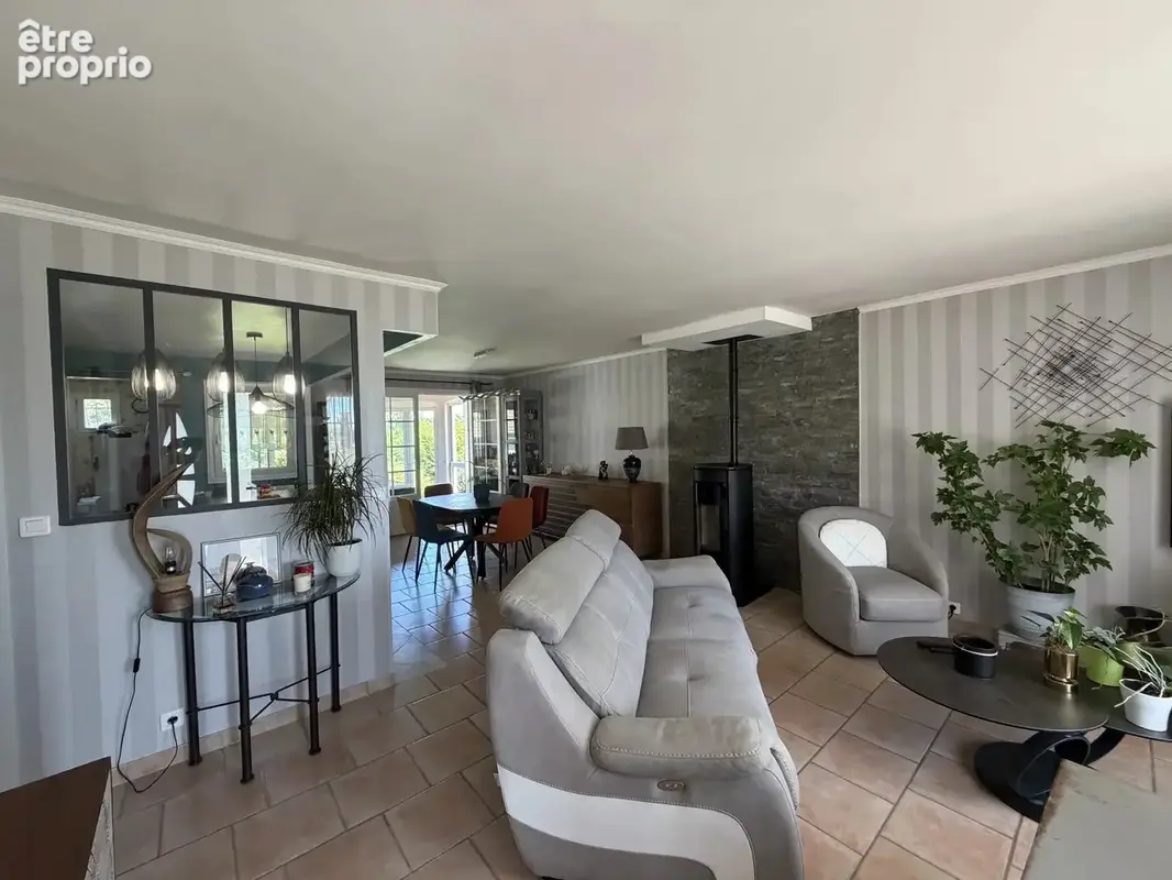 EXCLUSIVITÉ - Charbuy - Pavillon de plain-pied avec grand terrain - photo 13