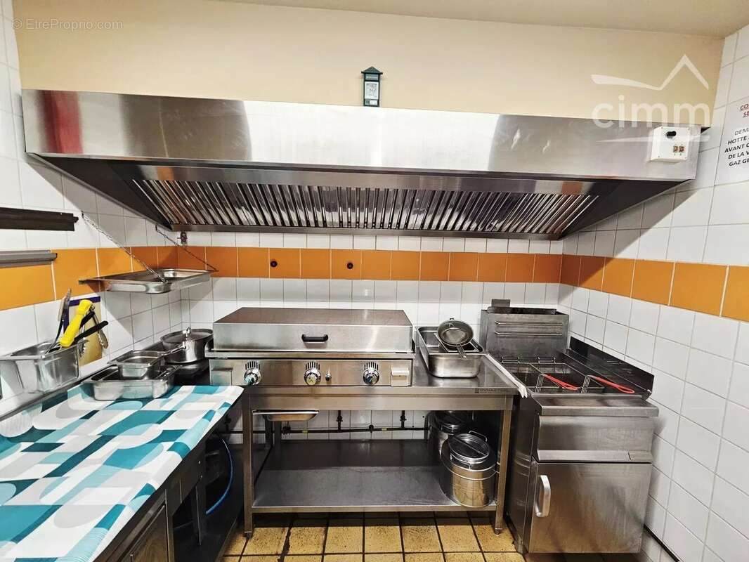 Commerce à MONTIGNAC