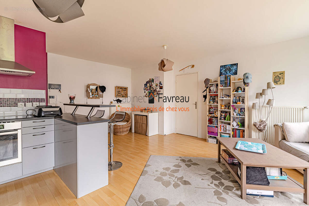 Appartement à L&#039;HAY-LES-ROSES