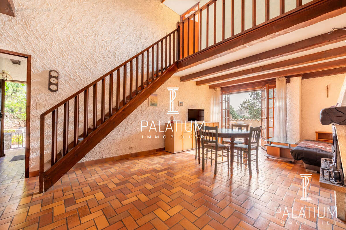 Maison à ESPARRON-DE-VERDON