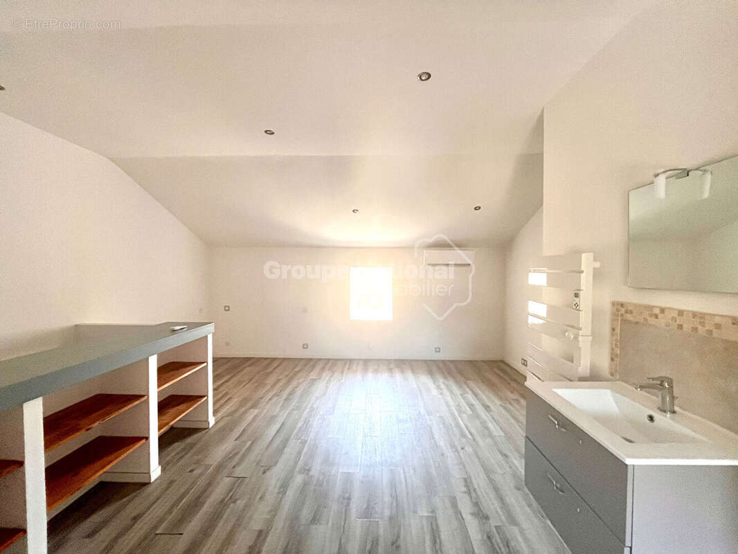 Maison 3 chambres avec  cour et dépendances - photo 10
