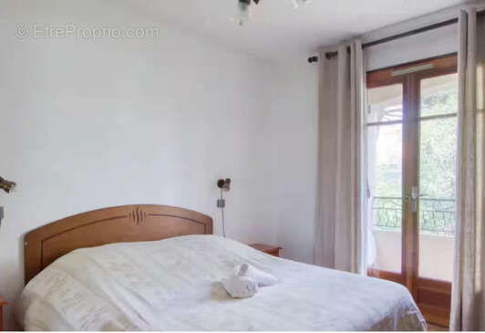 A vendre - Charmant T2 de 50 m2 avec deux balcons à 10 minutes à pied des plages - photo 7