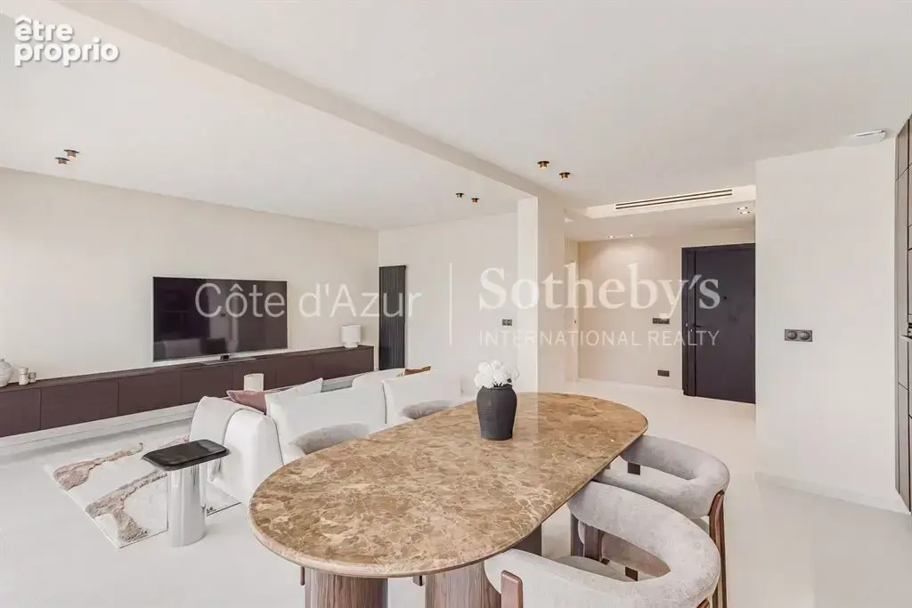 Antibes, appartement de 79 m² rénové avec exposition sud et terrasse - photo 2
