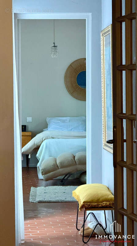 Maison à VIC-LA-GARDIOLE