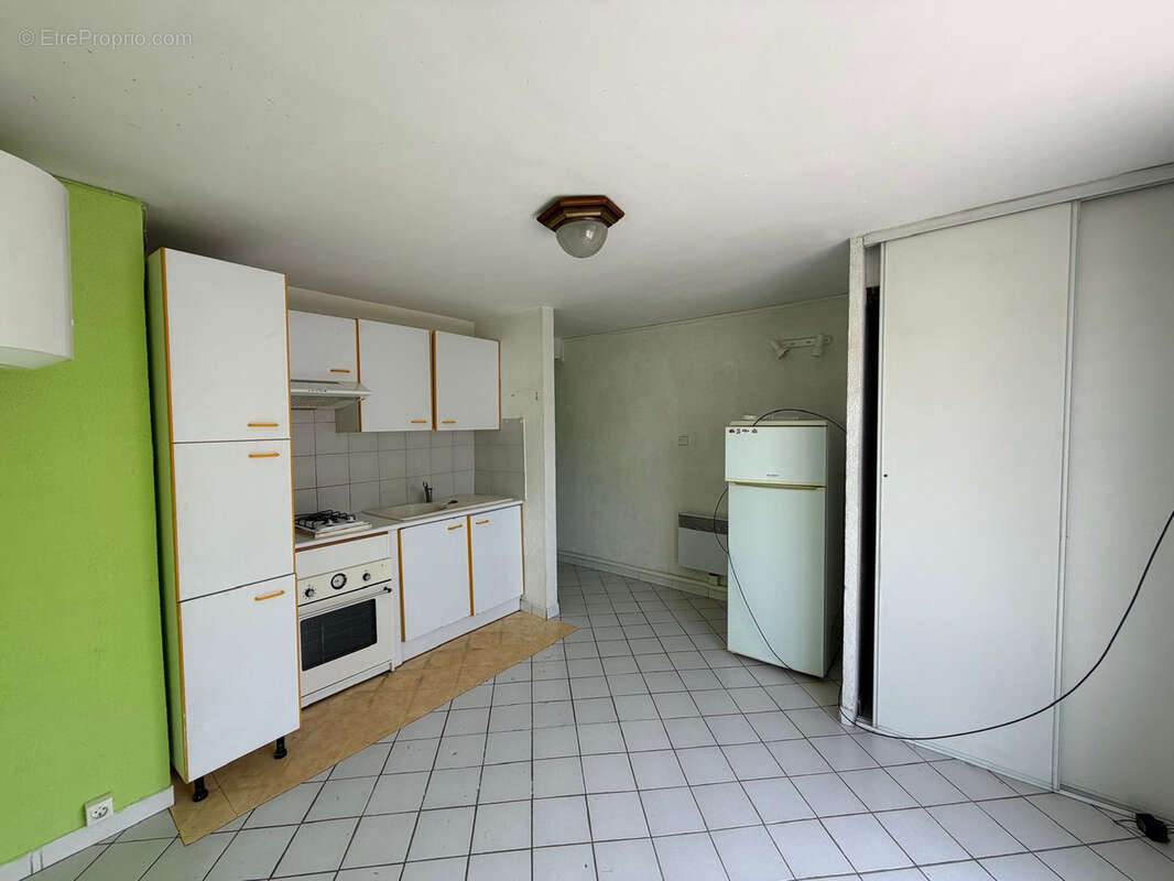 Marignane,  villa 3 logements, garage, terrain de 392 m2, fort potentiel - photo 12