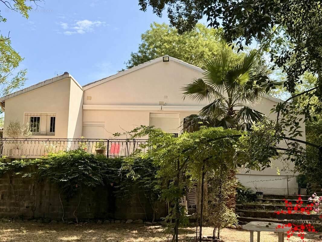 Maison de campagne pleine de charme sur 1768m2 - photo 13