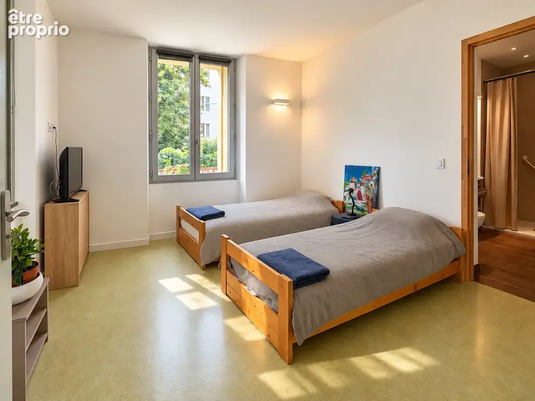 MOÛTIERS   Grande maison de 240 m2 - 6 chambres + 1 studio - photo 8