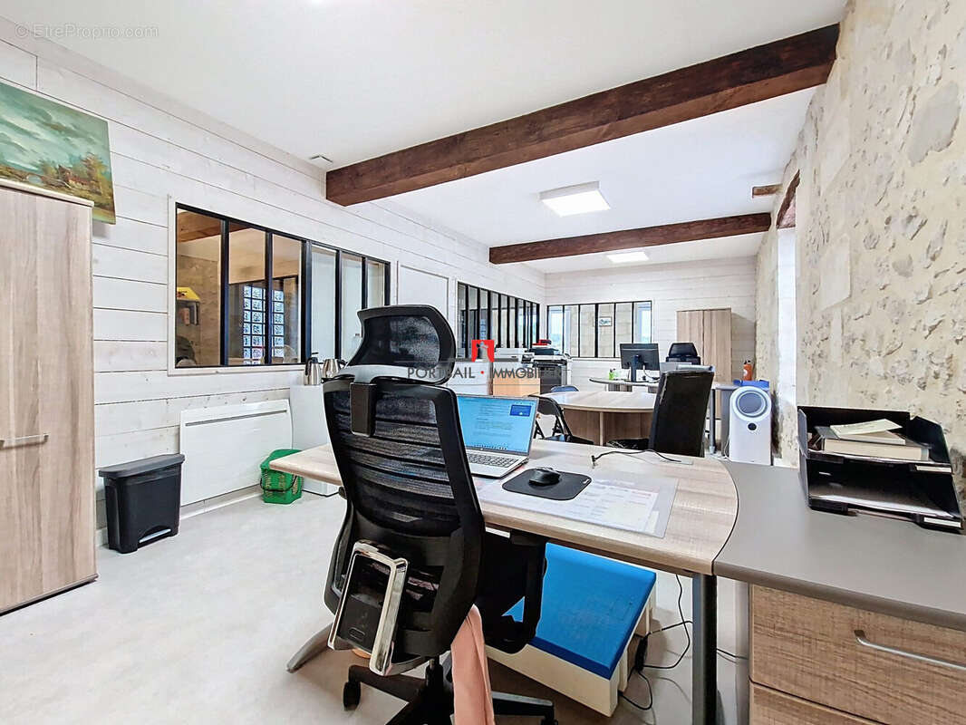 Commerce à CADILLAC-EN-FRONSADAIS