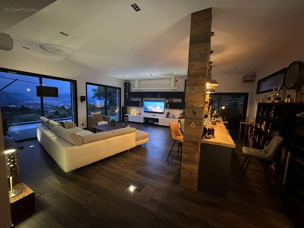 Magnifique Villa avec Vue Panoramique Montagnes & Lac - photo 6