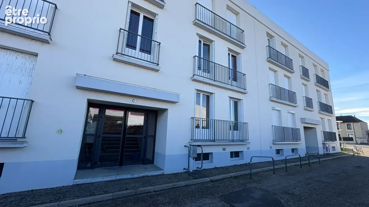 Appartement à YZEURE