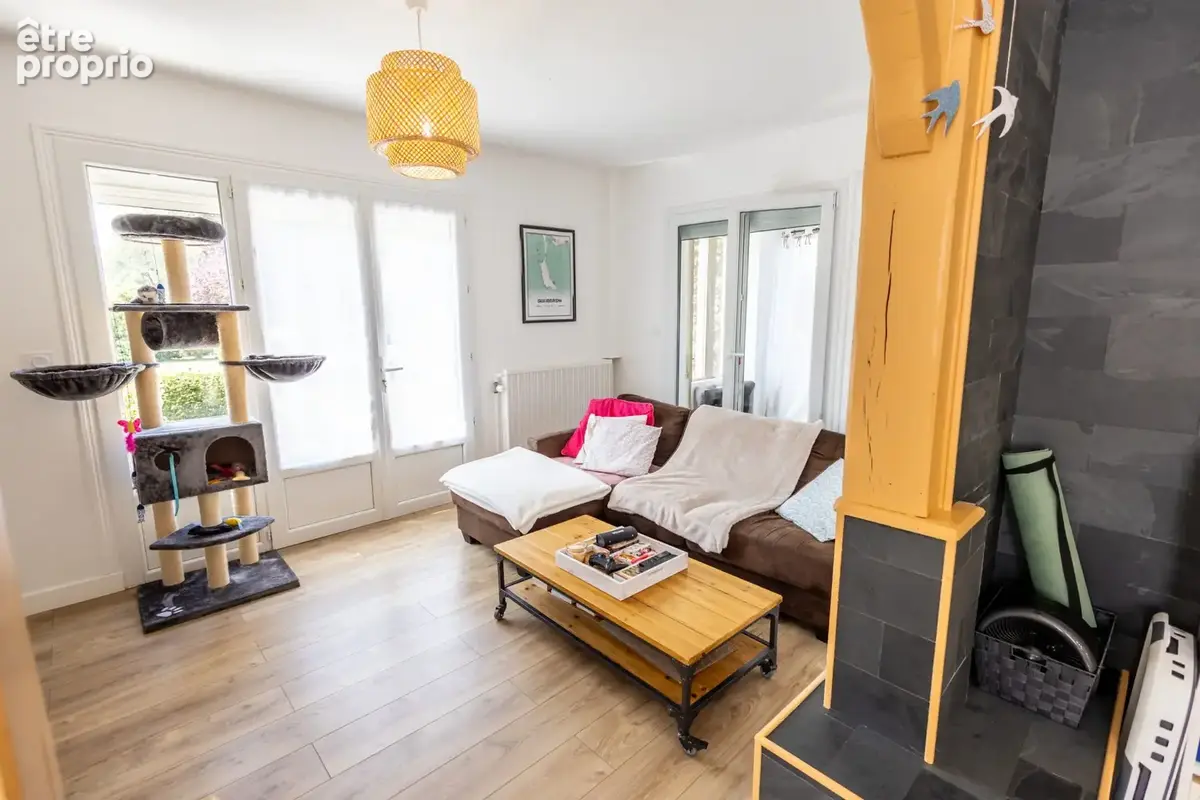 Maison 118 m² à Saint-Denis-De-L'hotel  - photo 6