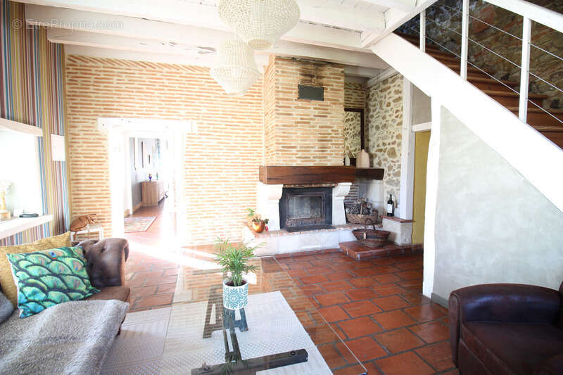 Maison à UCHACQ-ET-PARENTIS