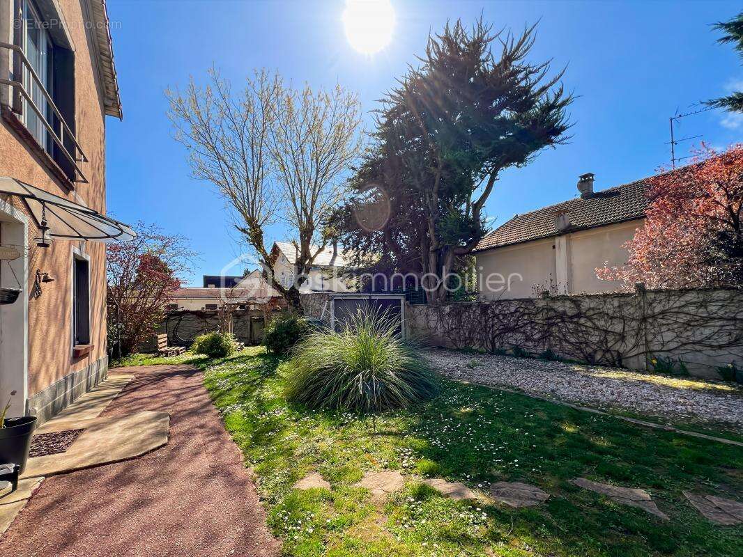 Maison à LIMEIL-BREVANNES