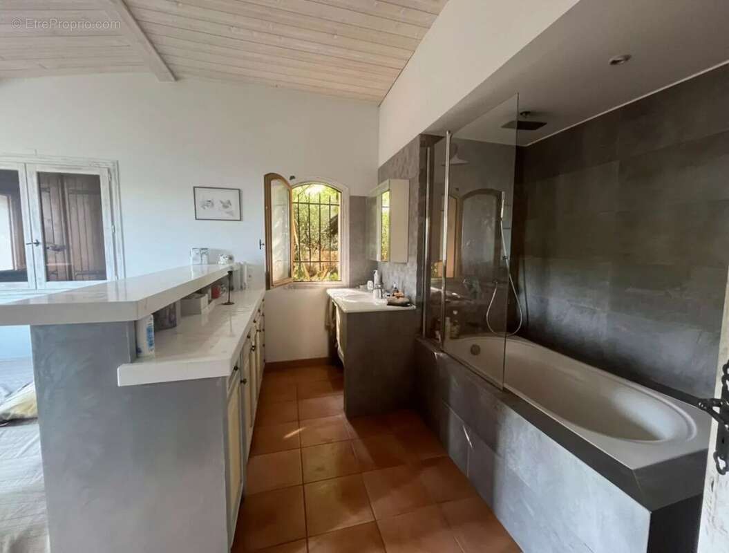 Maison à EZE