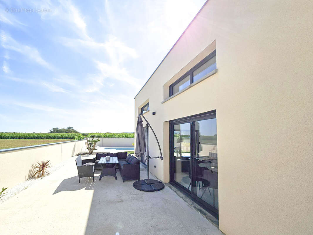 Maison à ANNEYRON