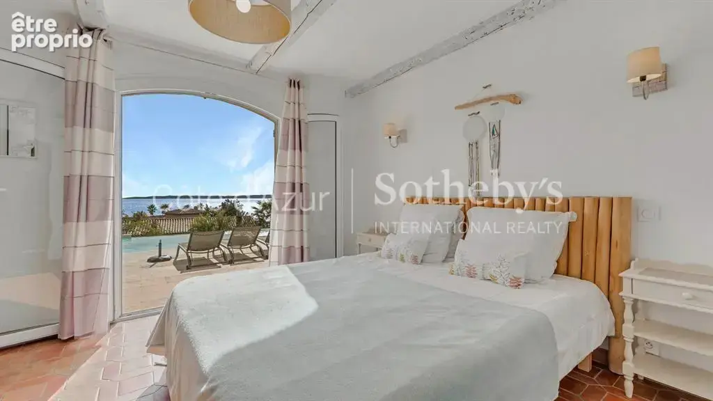 Les Issambres, villa de prestige vue mer, 6 chambres, piscines, à pied des plages - photo 11