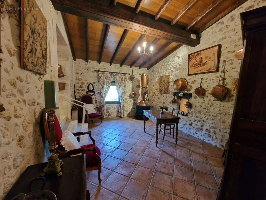 Maison à CASTELLA