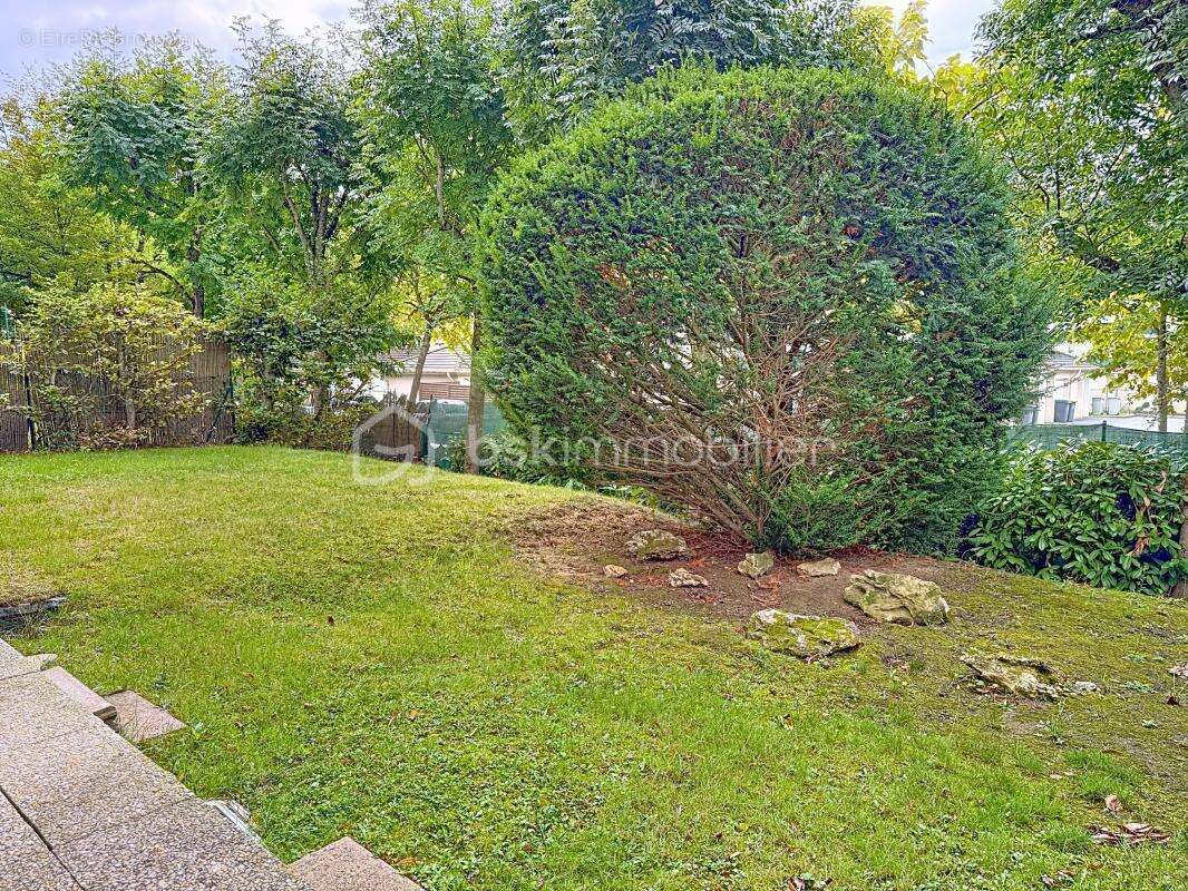 Appartement à MOISSY-CRAMAYEL