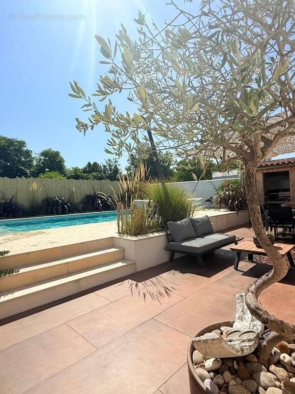 Maison à CROIX-CHAPEAU