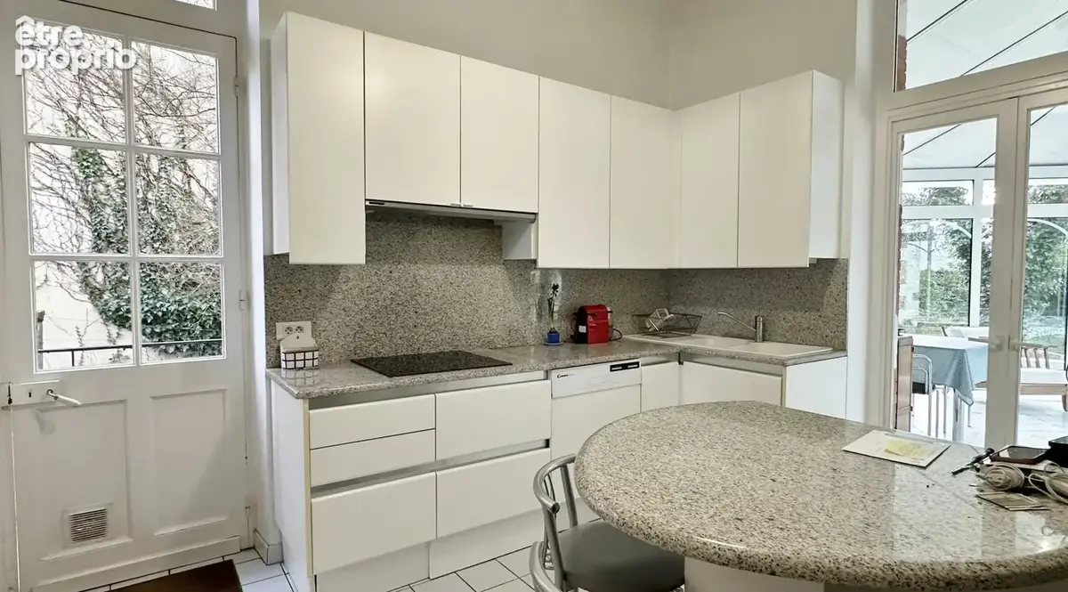 Maison de maitre de type t8 de 202 m2 avec piscine - photo 11