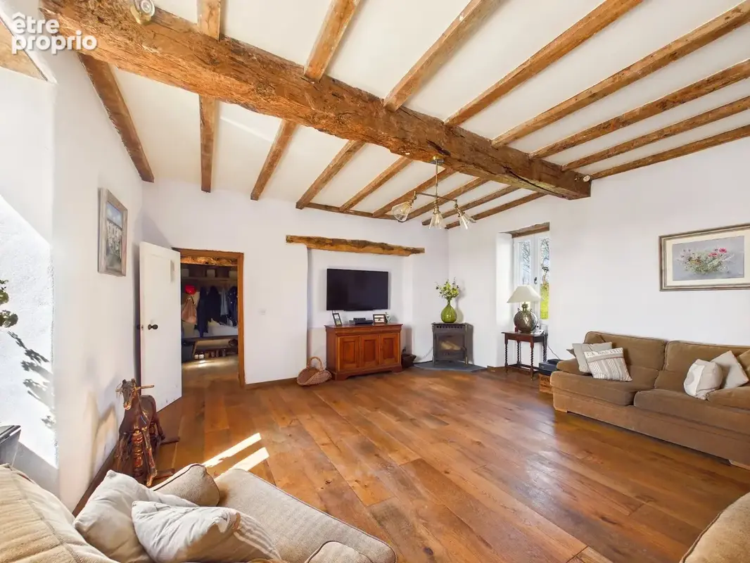 Près de Monestiés, ancien corps de ferme renové avec 3800 m²  de terrain - photo 8