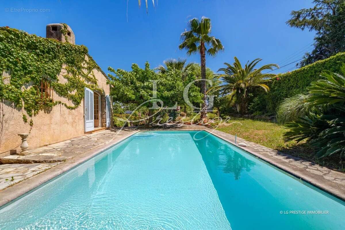 Maison à MANDELIEU-LA-NAPOULE