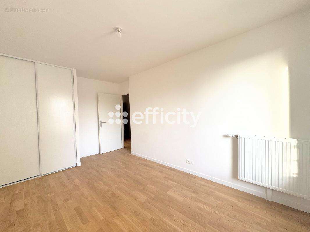 Appartement à SAINT-MAUR-DES-FOSSES