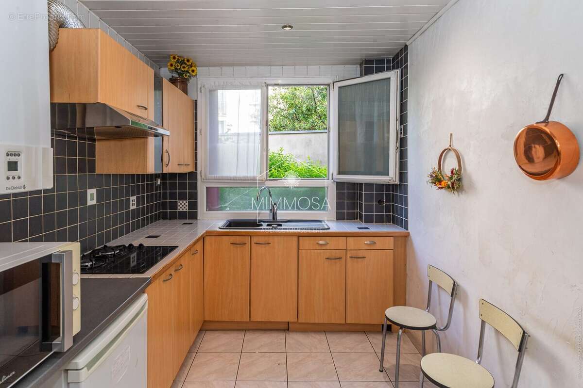 Appartement à LES PAVILLONS-SOUS-BOIS