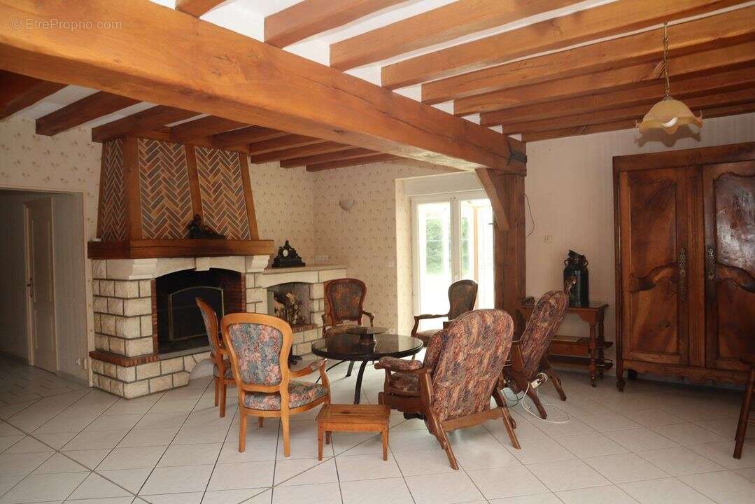 Maison à MORMANT-SUR-VERNISSON