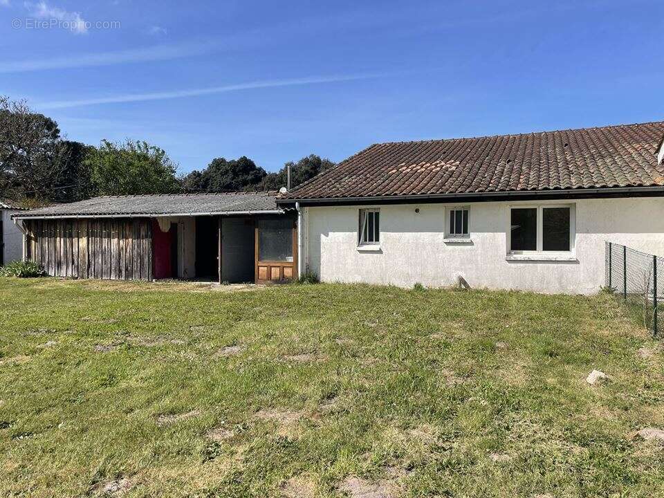 Maison à GRAYAN-ET-L'HOPITAL