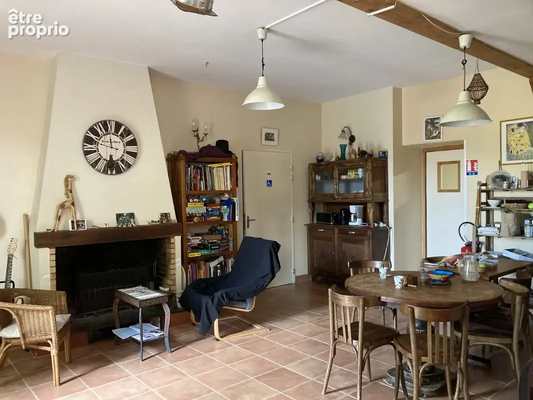 secteur Couiza, maison rénovée avec jardin, 4 chambres, 4 salles d'eau, sejour/salon 80m2, autres pièces et dé - photo 5