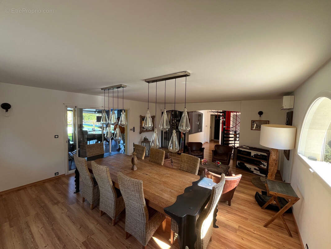 Maison à MONTMERLE-SUR-SAONE