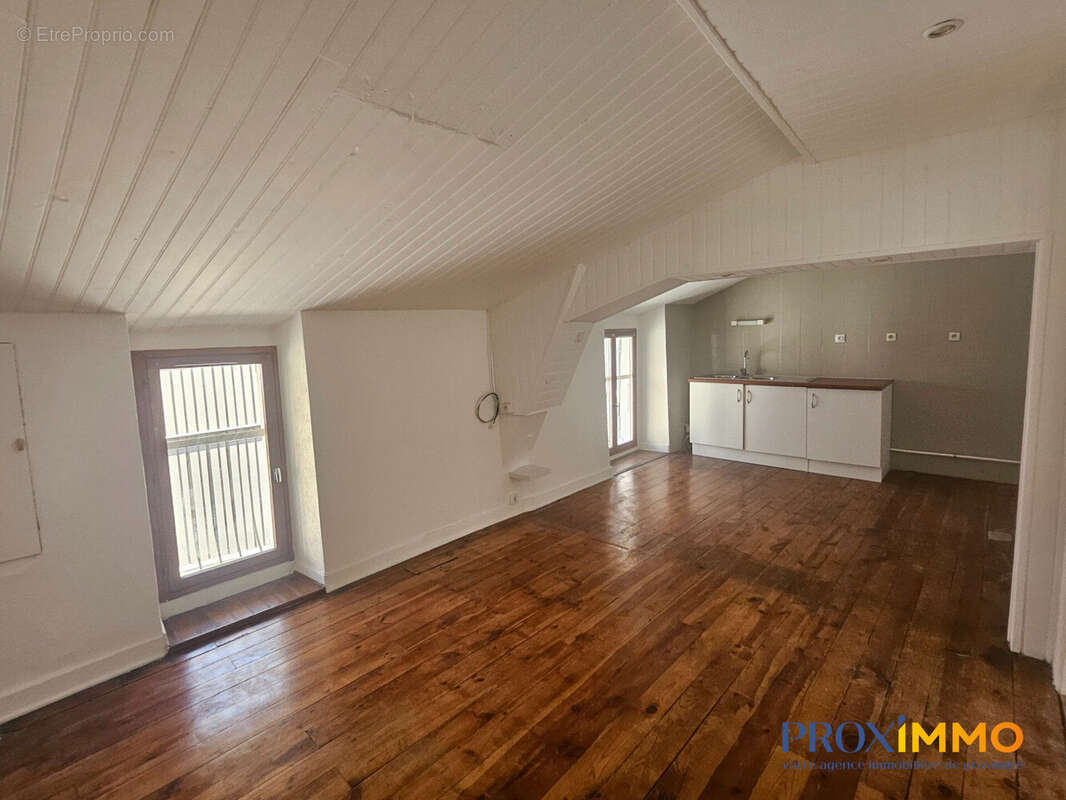 Appartement 31 m² à Rives  - photo 2