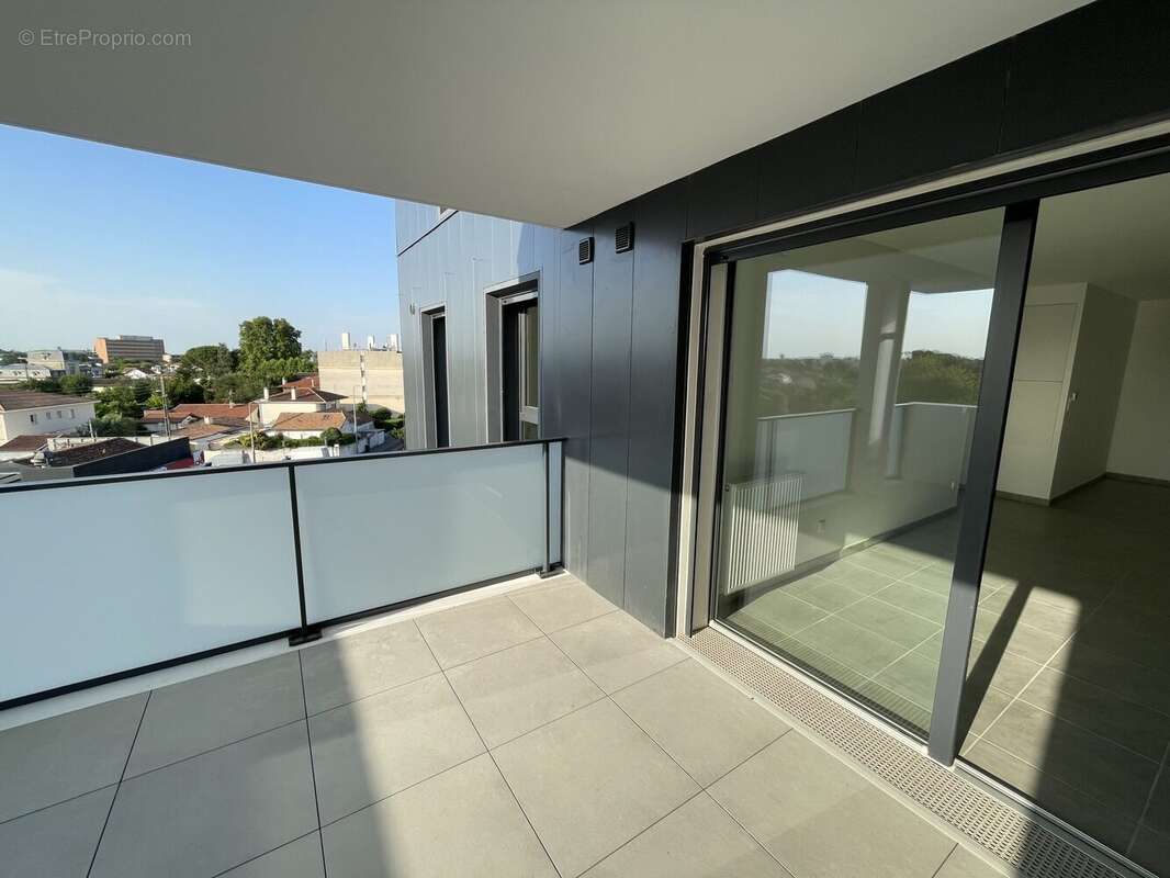 Appartement 70 m² à Talence  - photo 2