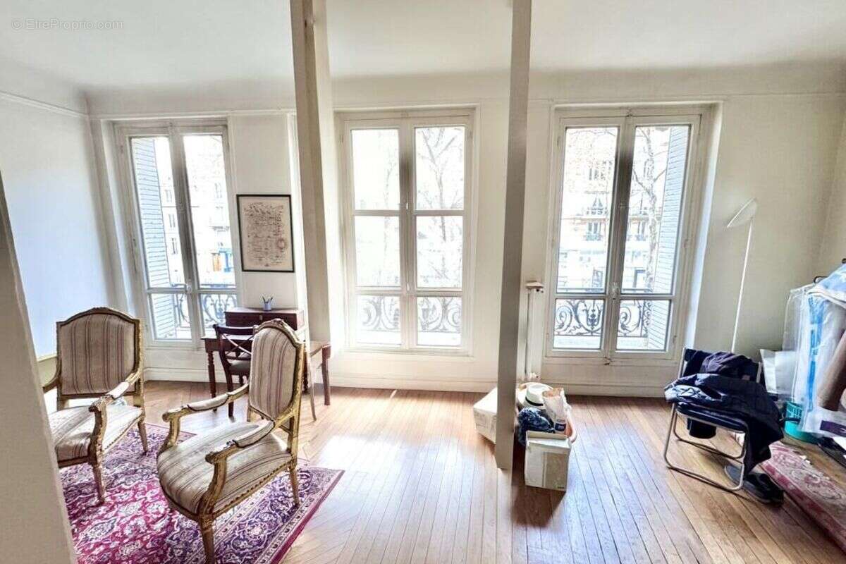 Appartement à PARIS-14E