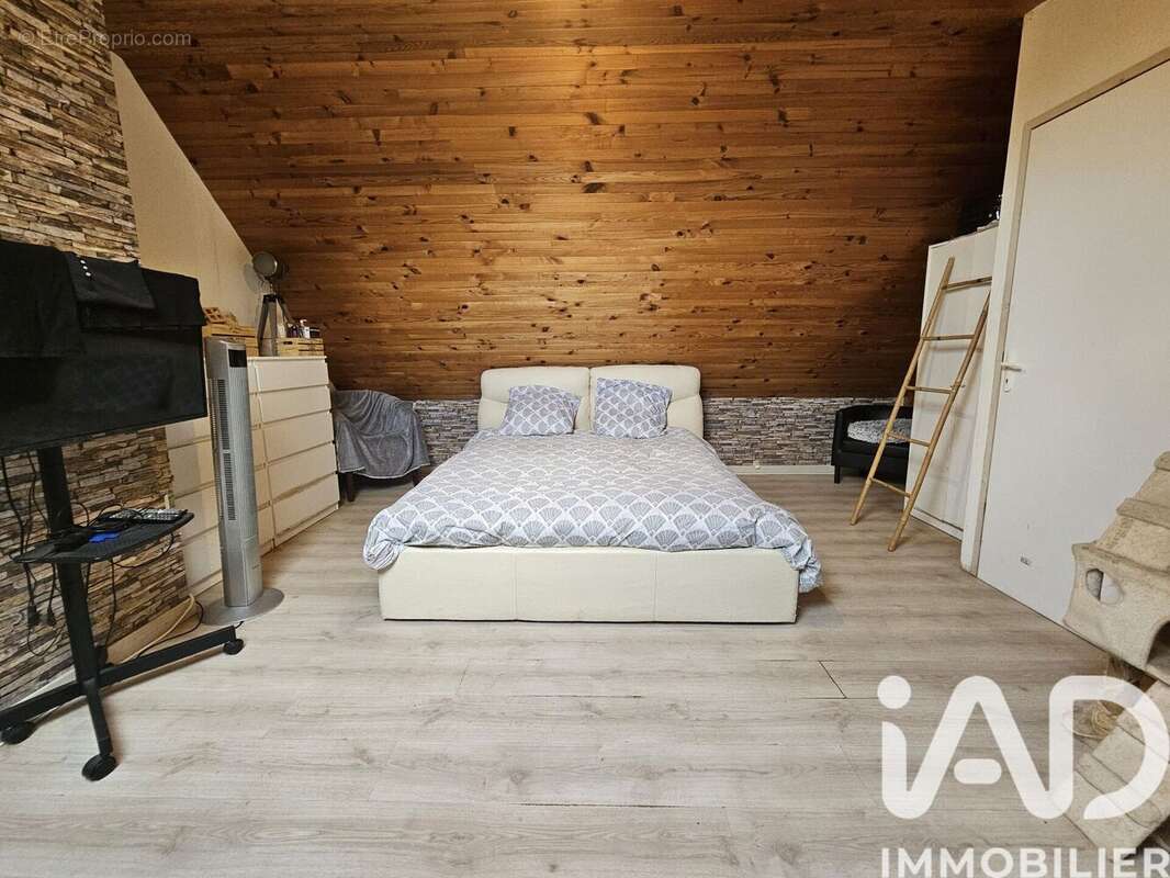 Maison 65 m² à Puy-Saint-Eusebe  - photo 7