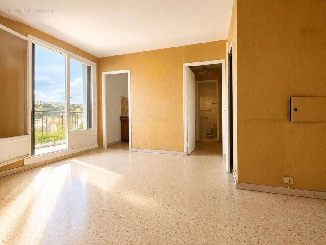   - Appartement à NICE
