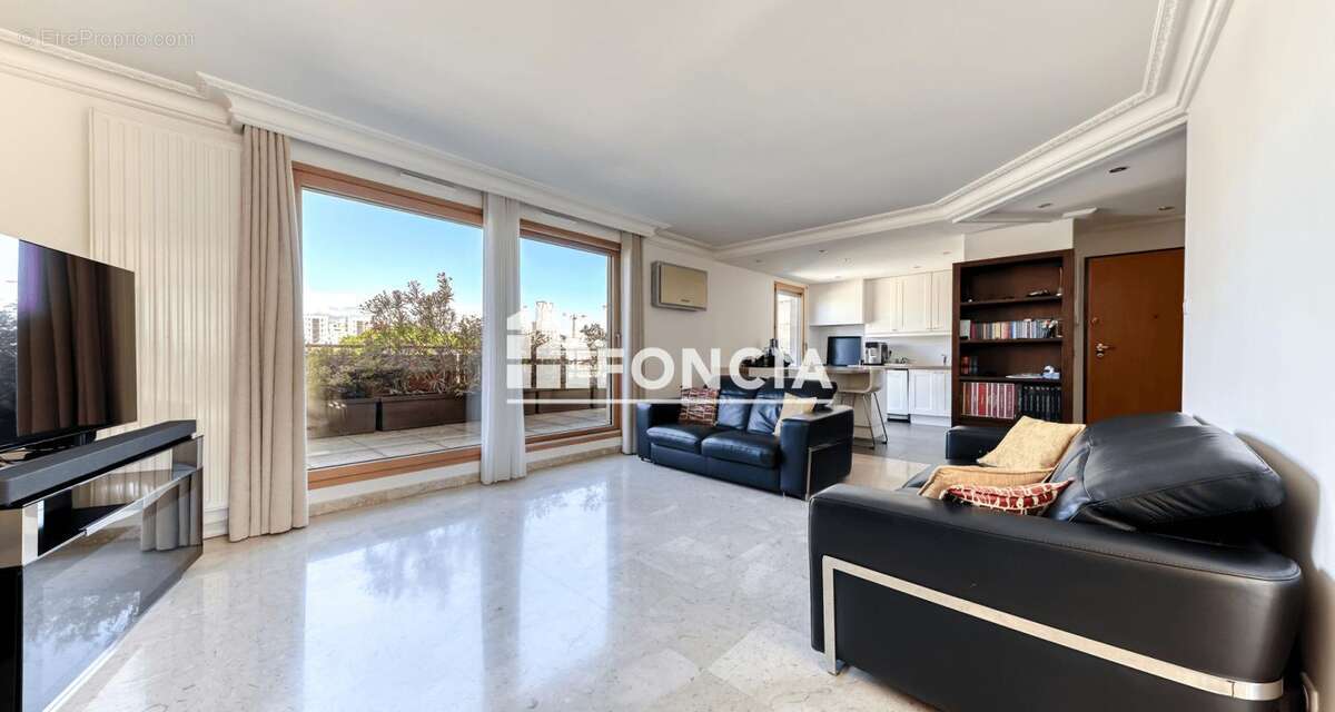 Villeurbanne gratte-ciel – duplex 147m² – dernier étage – terrasse & vue dégagée - photo 4