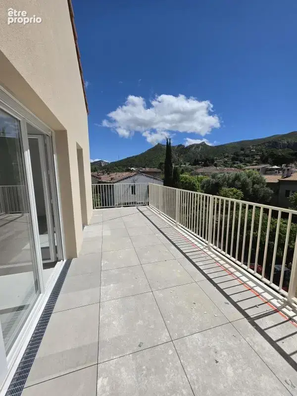 Appartement de type 3 en dernier étage avec 15m² de terrasse + parking - photo 3