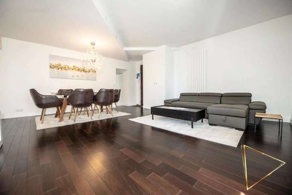 Appartement à PARIS-1E