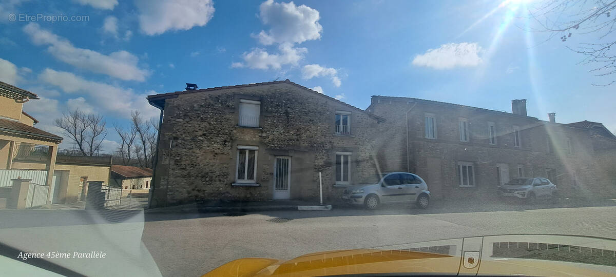 Maison à BEAUMONT-MONTEUX