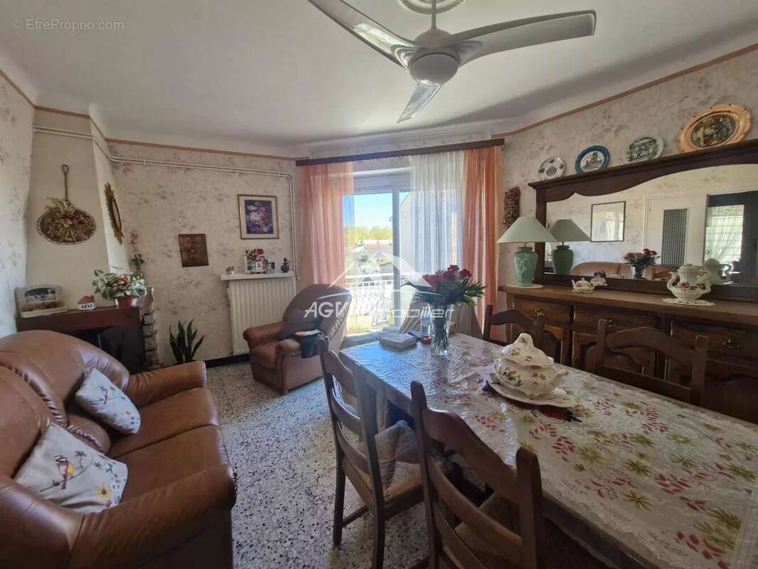 Appartement à SALINDRES