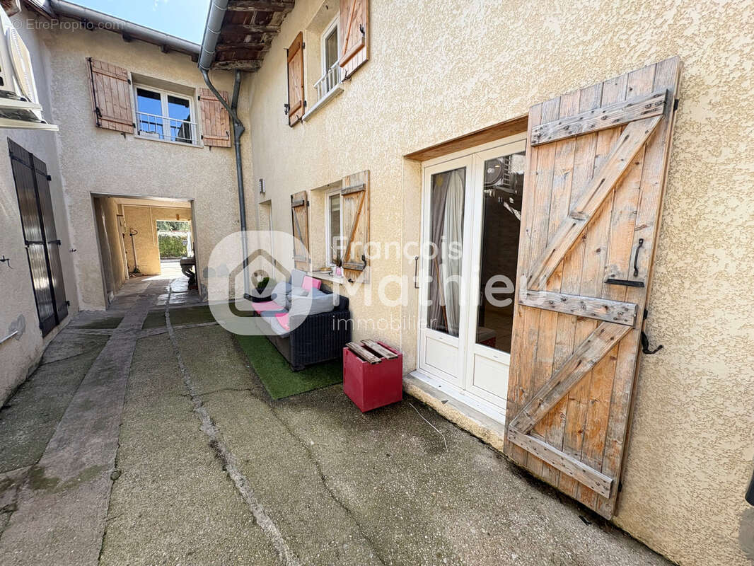 Appartement à VILLARS-LES-DOMBES