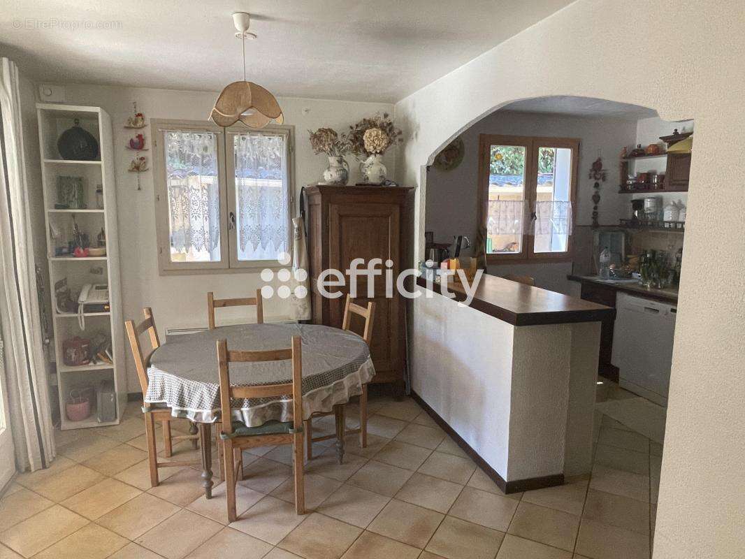 Maison 75 m² à Apt  - photo 8